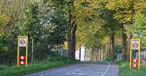 De auto al klaar voor de herfst en winter - winterbanden - onderhoudsbeurt