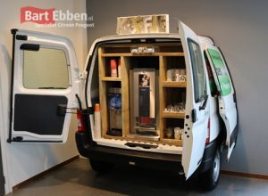 Koffiehoek Citroen Berlingo laadruimte bij Autobedrijf Bart Ebben