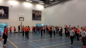 Global Montessori Games sporten - dans in de sporthal in Nijmegen